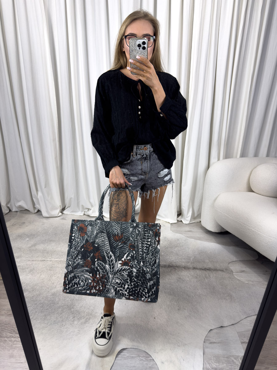 Zdjęcie produktowe sklepu internetowego z odzieżą damską – koszula Elba marki Wiya