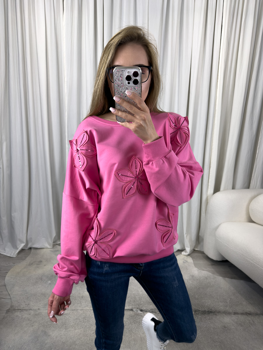 Bluza Rosalia fuksja z kwiatową aplikacją – przód i rękawy